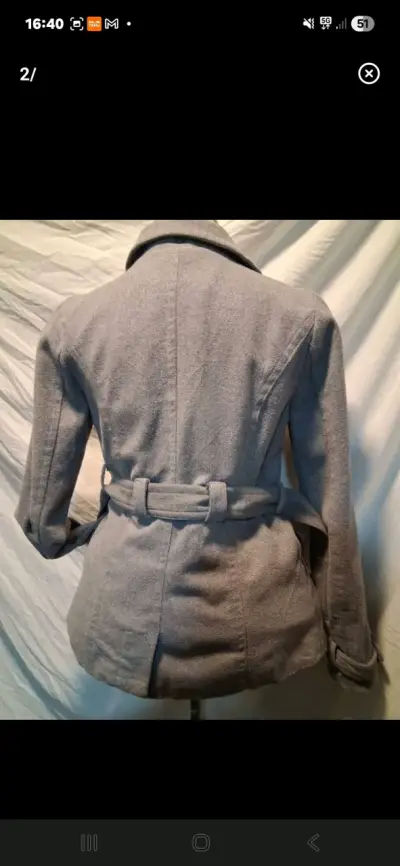 Abrigo gris de lana para mujer - miniatura 2