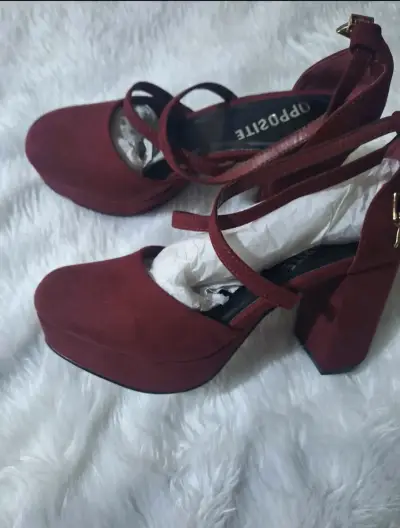 Zapatos de tacón alto Rojos  con correas - miniatura 1
