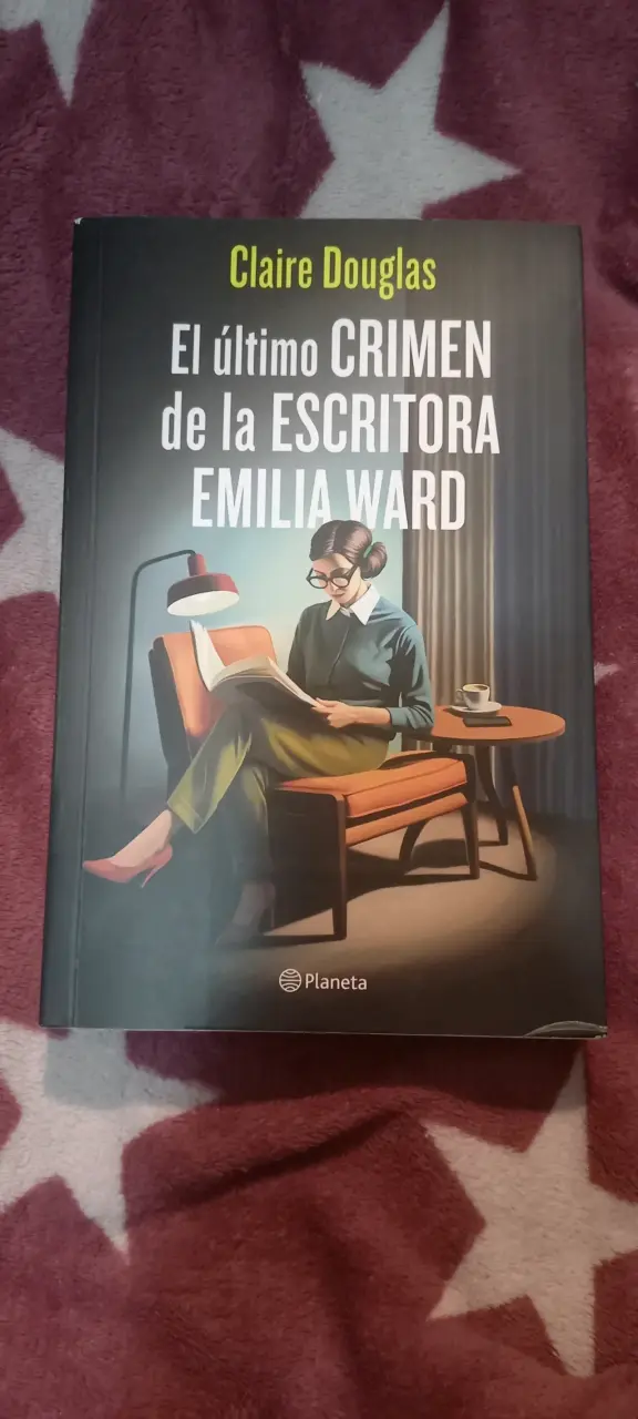 Libro 'El último crimen de la escritora Emilia Ward' de Claire Douglas