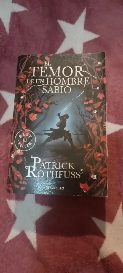 Libro 'El Temor de un Hombre Sabio' de Patrick Rothfuss - miniatura 1