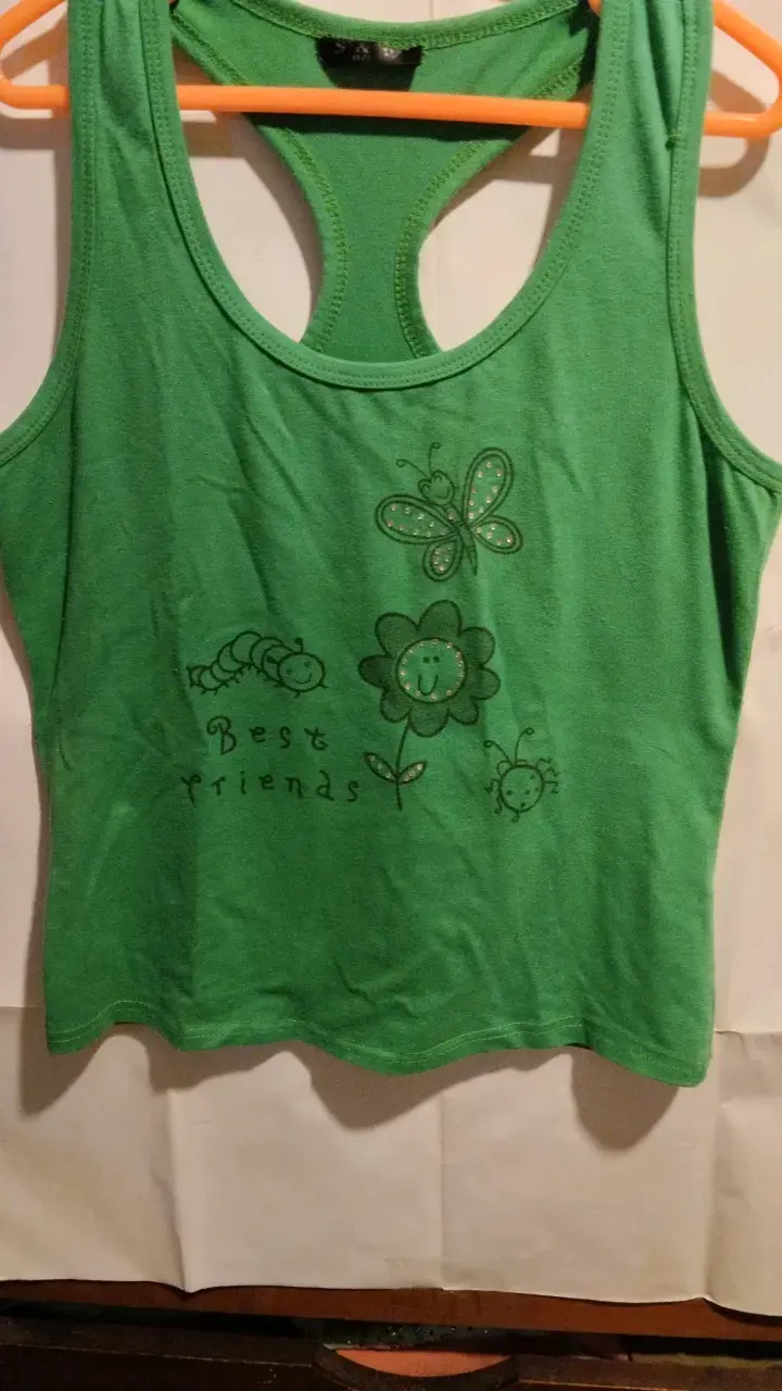 Polera niña sin mangas verde con diseño infantil - 1
