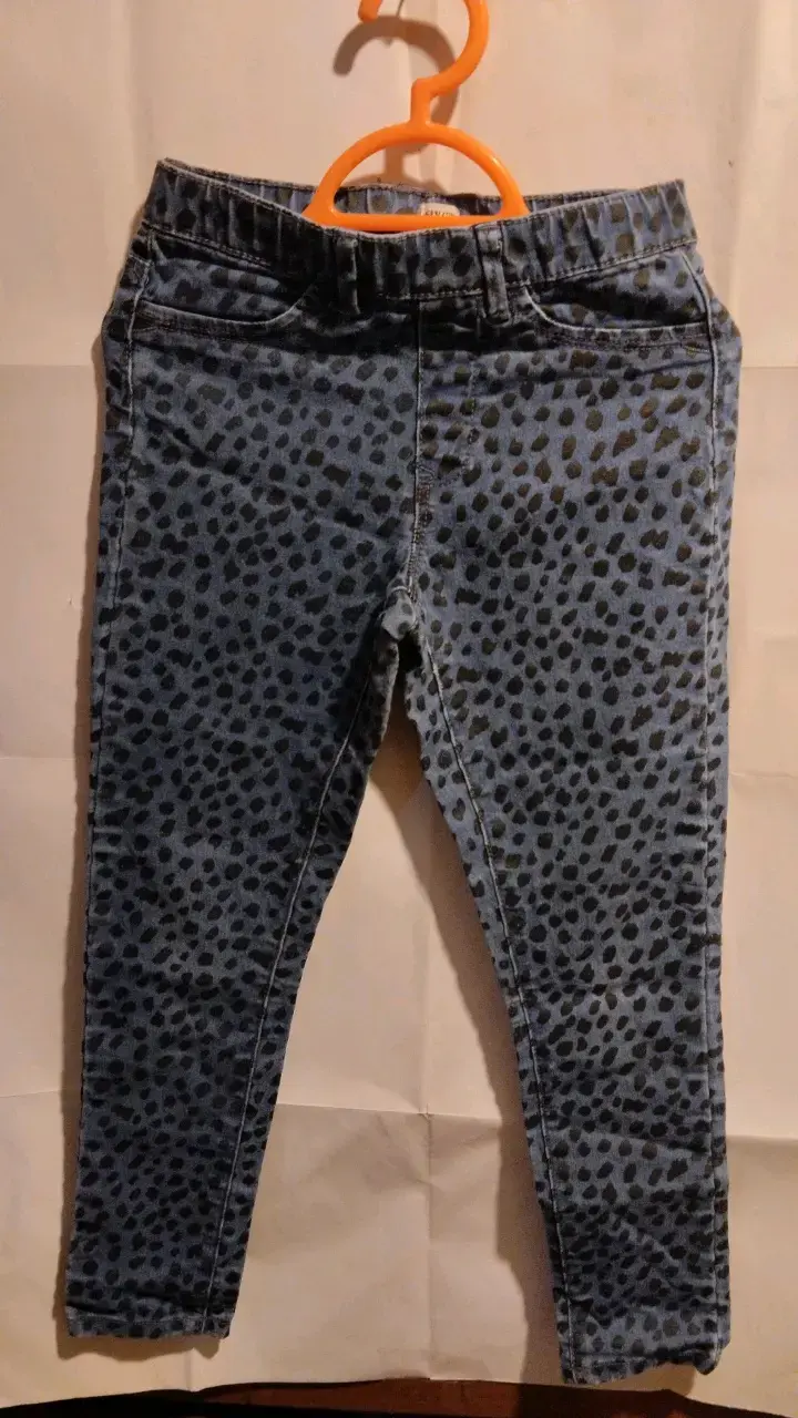 Pantalones de mezclilla con estampado de leopardo