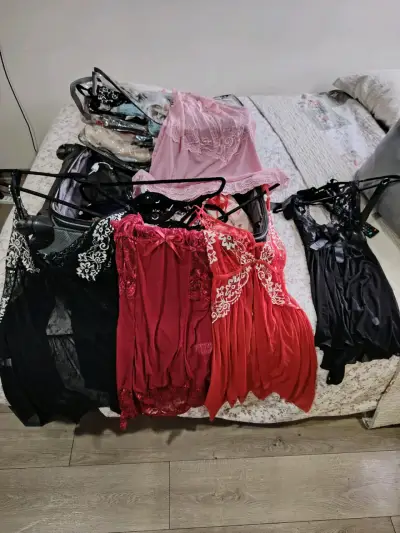 Maleta con mas de 60 items de lenceria - miniatura 2