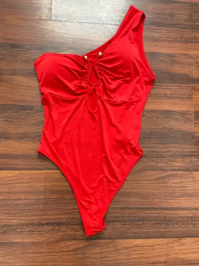 Ropa en buen estado - miniatura 1
