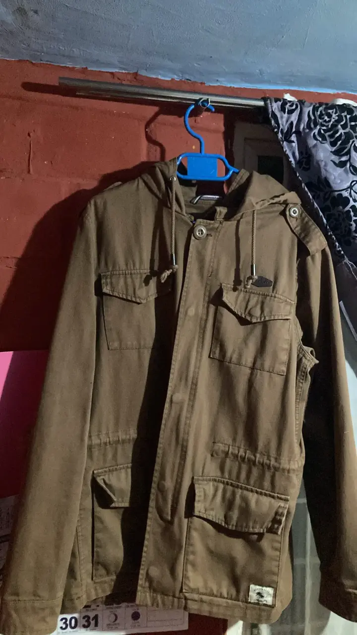Chaqueta de hombre marrón con capucha - 3
