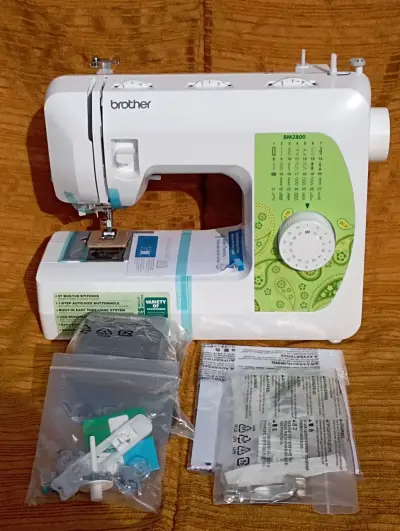 Máquina de coser Brother BM2800 con accesorios - miniatura 1