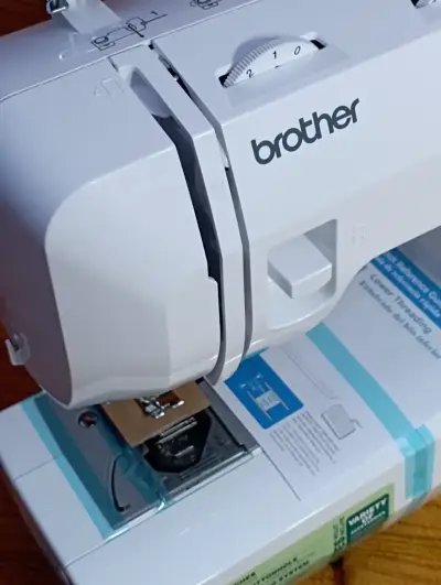 Máquina de coser Brother BM2800 con accesorios - miniatura 4