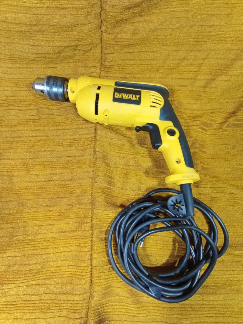 Taladro Percutor Dewalt Dwd024 710w - 1