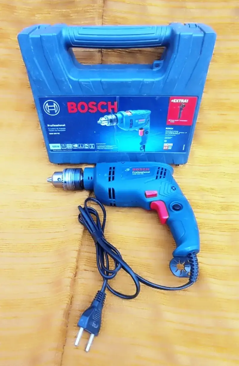 Taladro Bosch Professional 550W con maletín - 1