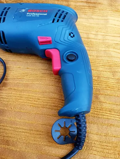 Taladro Bosch Professional 550W con maletín - miniatura 2