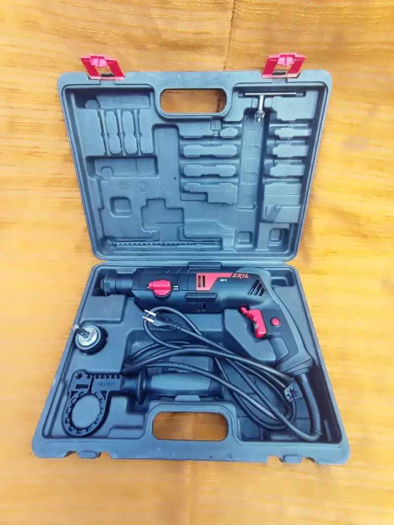 Taladro percutor Skil 1559 con maletín + ACCESORIO - 1