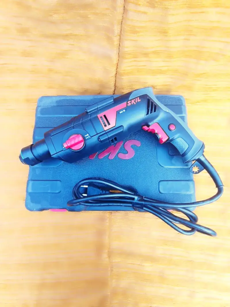 Taladro percutor Skil 1559 con maletín + ACCESORIO - 2
