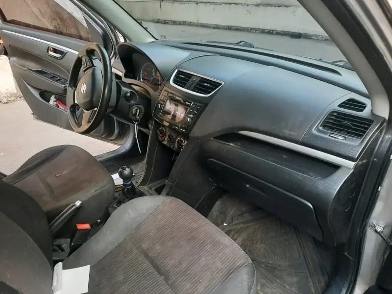 SUZUKI SWIFT 2017 - 1