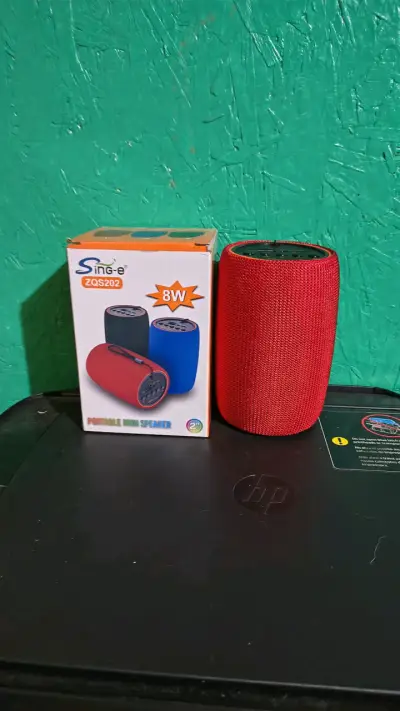 Parlante portátil mini rojo 8W - miniatura 1