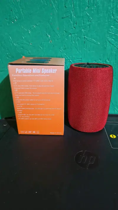 Parlante portátil mini rojo 8W - miniatura 2