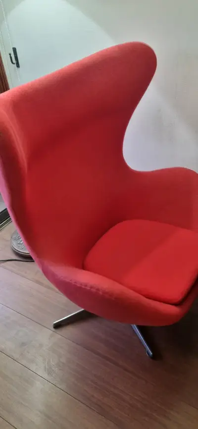 Silla de diseño moderno roja - miniatura 2