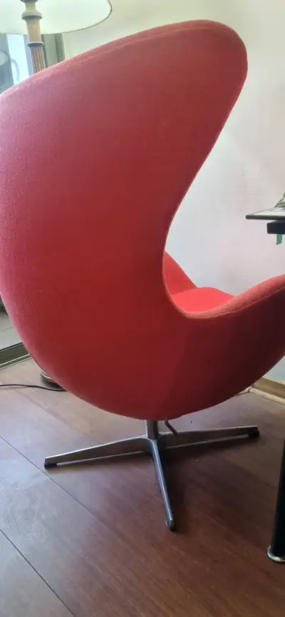 Silla de diseño moderno roja - miniatura 4