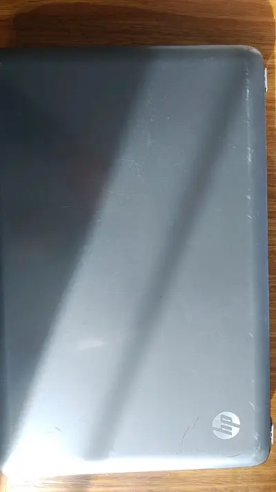 Laptop HP  usada en buen estado y con cargador ✌🏻 - miniatura 2