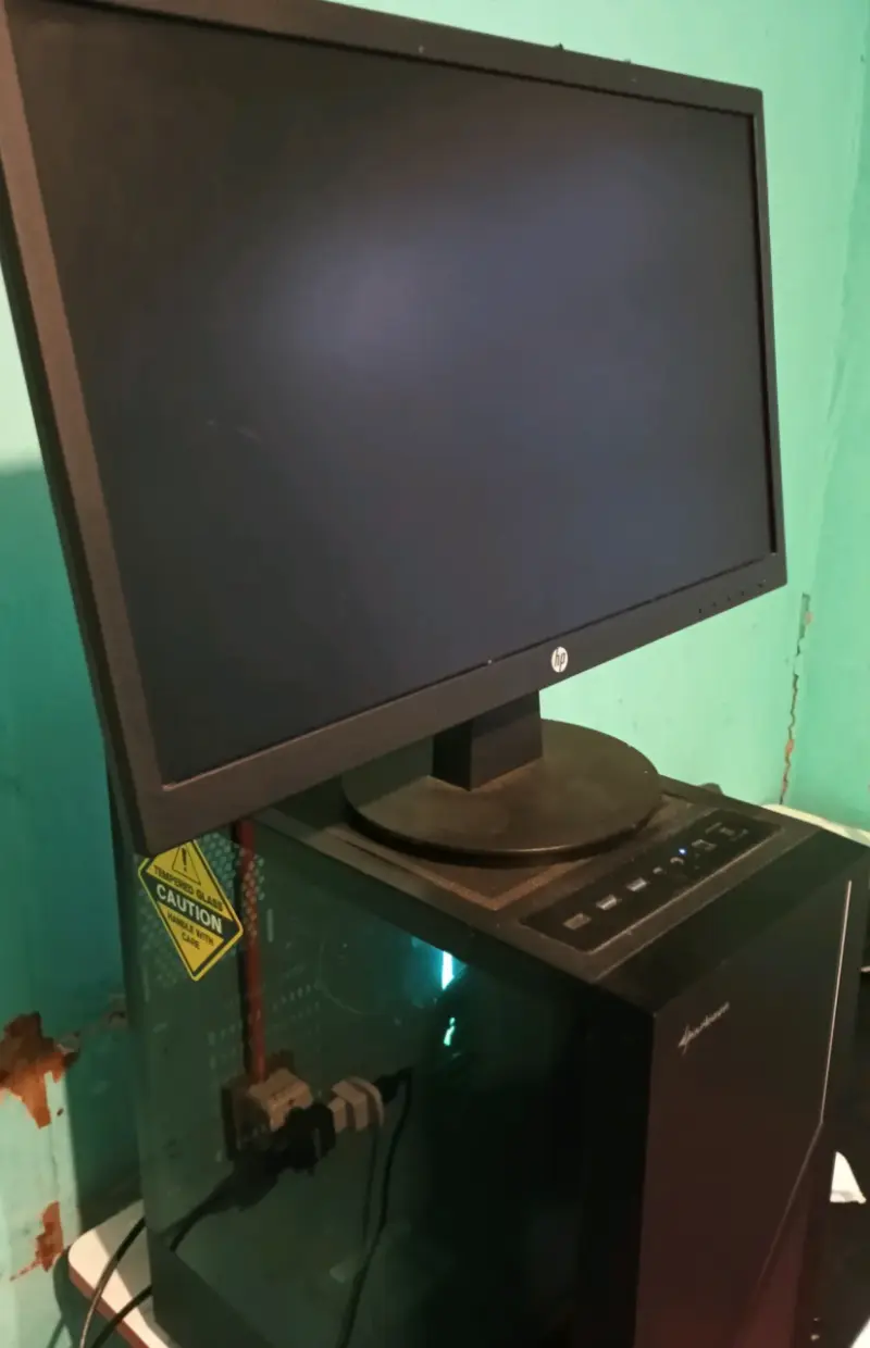 Computador De Escritorio + Monitor Hp 22 - 2