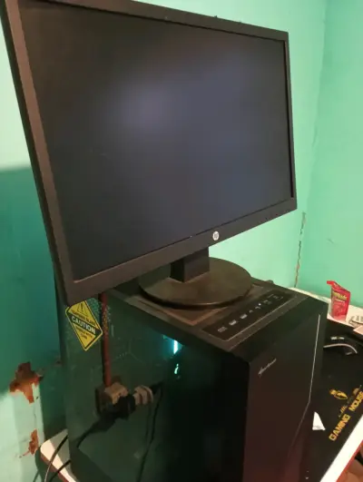 Computador De Escritorio + Monitor Hp 22 - miniatura 3