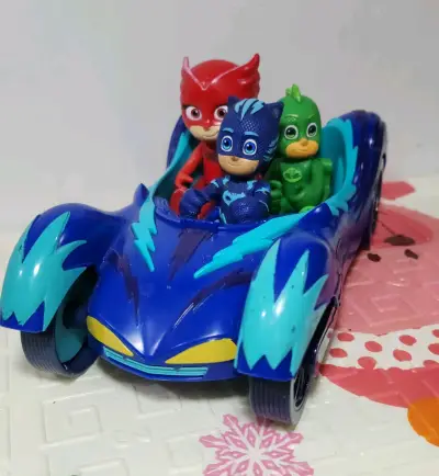 PJ Masks con personajes - miniatura 1