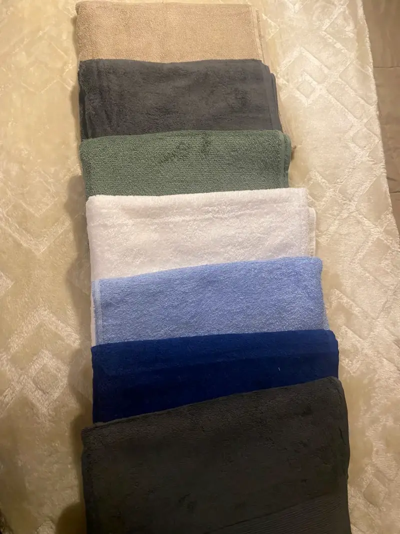 Set de toallas de baño en varios colores - 2