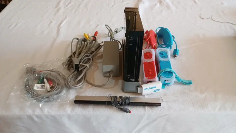 Consola Nintendo Wii con accesorios y 2 controles - 1