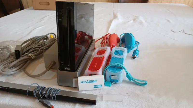Consola Nintendo Wii con accesorios y 2 controles - 6