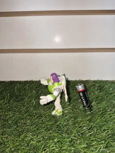 Figura de acción Buzz Lightyear de Toy Story - miniatura 4