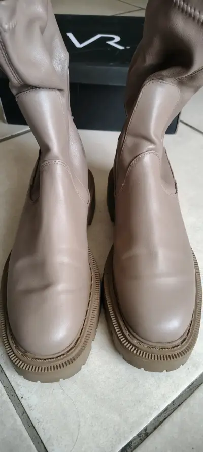 Botas H&M Taupe de Cuero Sintético Talla 38 - miniatura 3