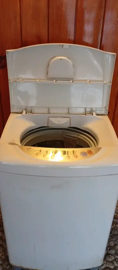 Lavadora automática de carga superior en buen estado - miniatura 4