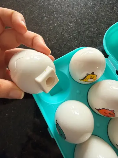 Set de huevos de juguete con animales - miniatura 1