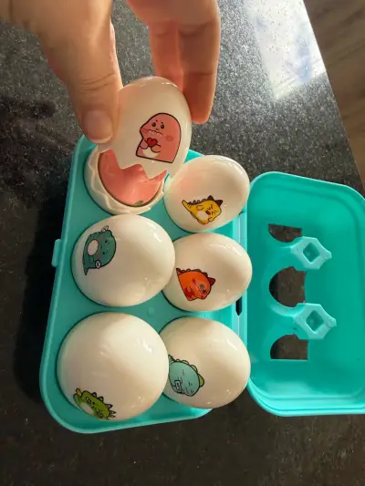 Set de huevos de juguete con animales - miniatura 2