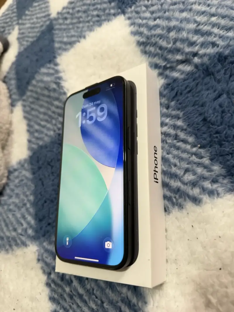 iPhone 16 en excelente estado - 1