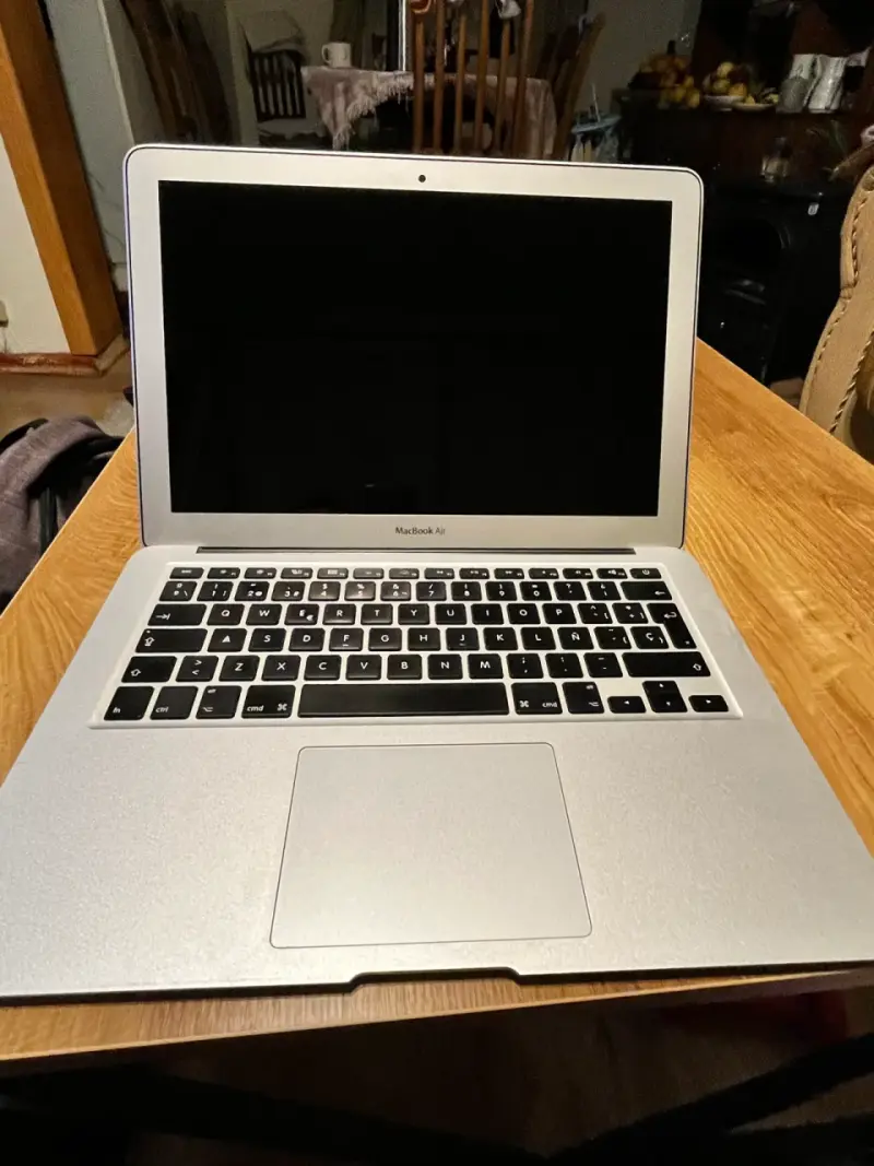 Laptop Apple MacBook Pro 13 pulgadas - 2