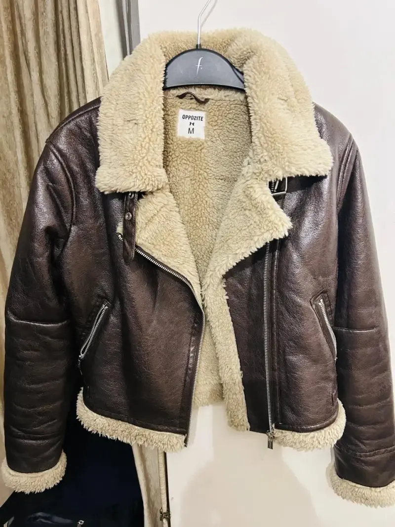 Chaqueta de cuero marrón con forro de borrego - 3