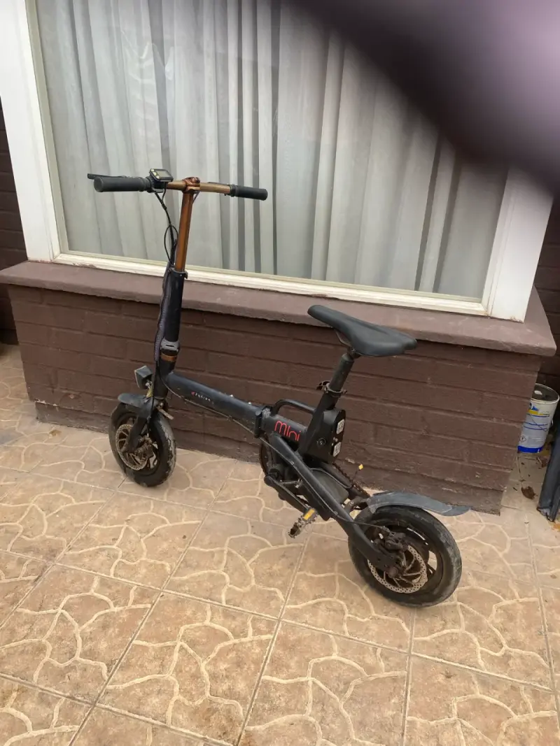 Scooter eléctrico plegable con asiento - 1