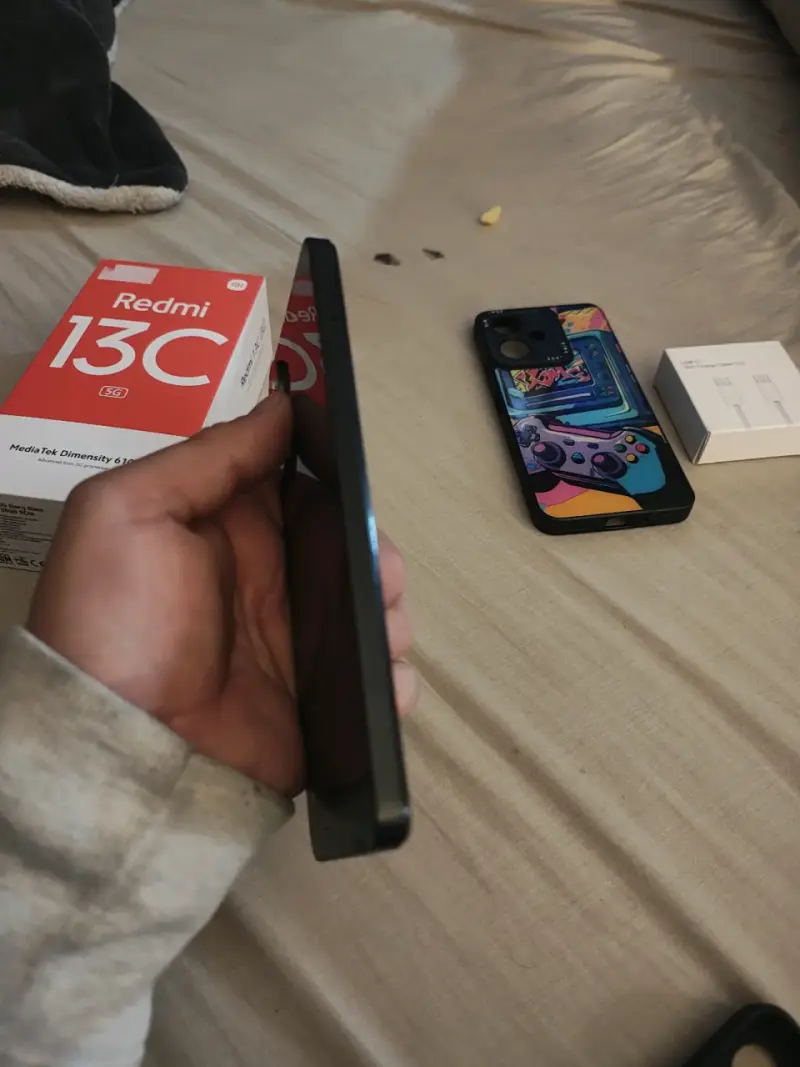 Smartphone Redmi 13C 5G con funda y cable - 4