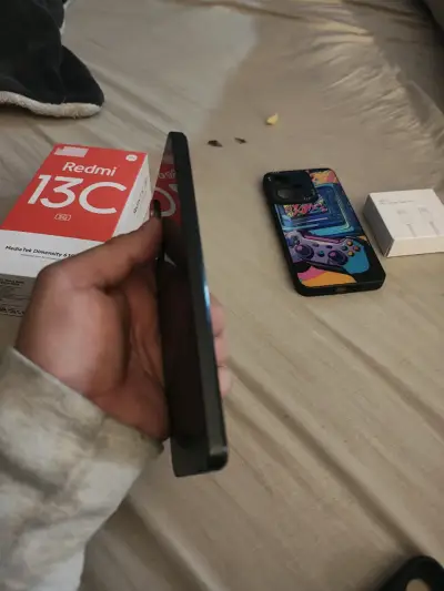 Smartphone Redmi 13C 5G con funda y cable - miniatura 4