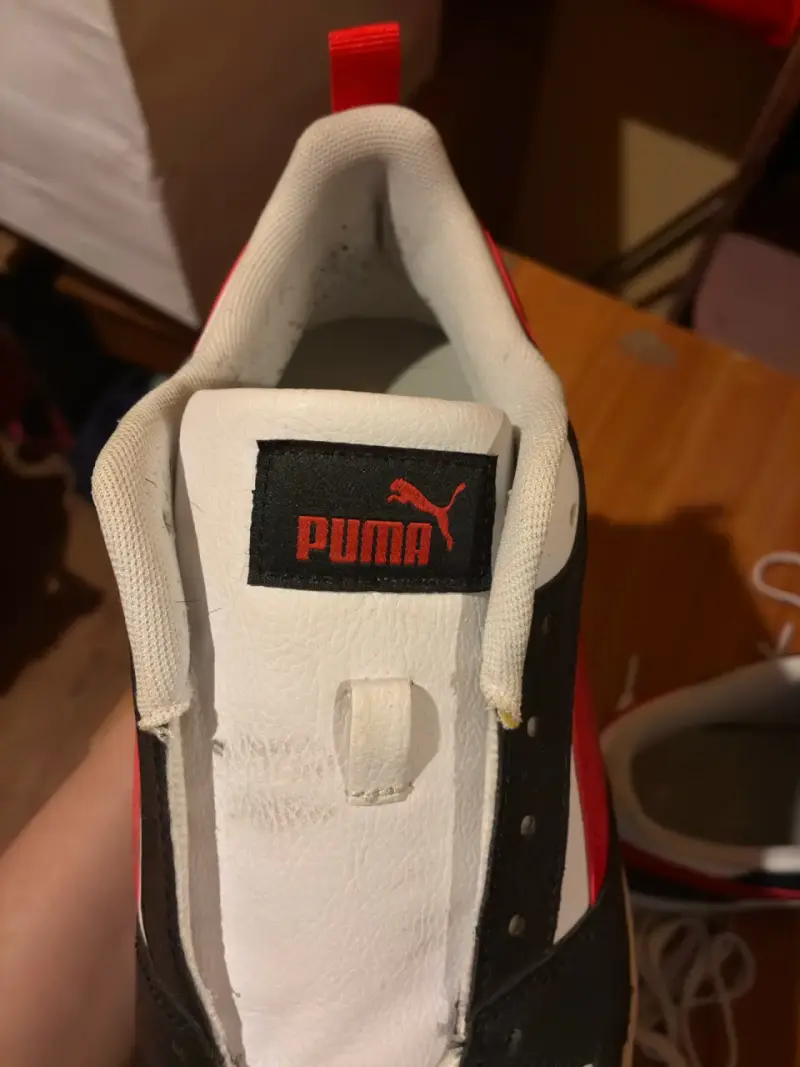 Zapatillas deportivas Puma blancas y rojas - 2