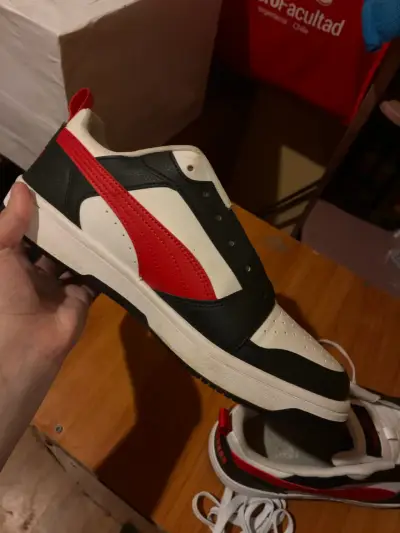 Zapatillas deportivas Puma blancas y rojas - miniatura 3