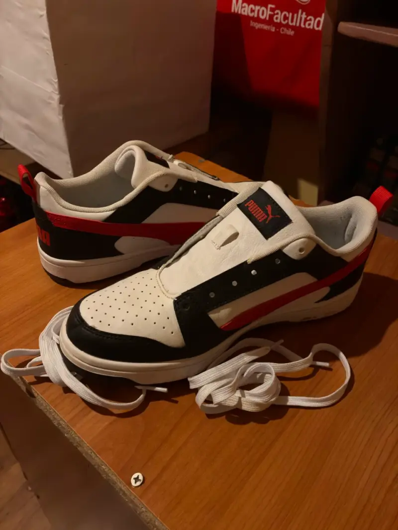 Zapatillas deportivas Puma blancas y rojas - 6