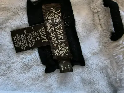 Polerón con capucha negro con chiporro interior - miniatura 3