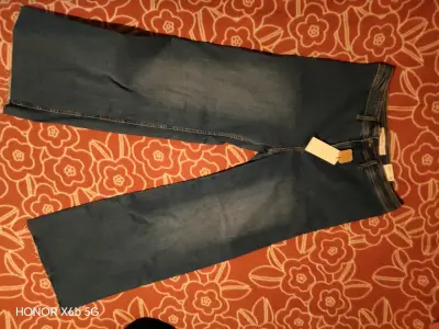 Jeans de mezclilla azul para mujer - miniatura 2