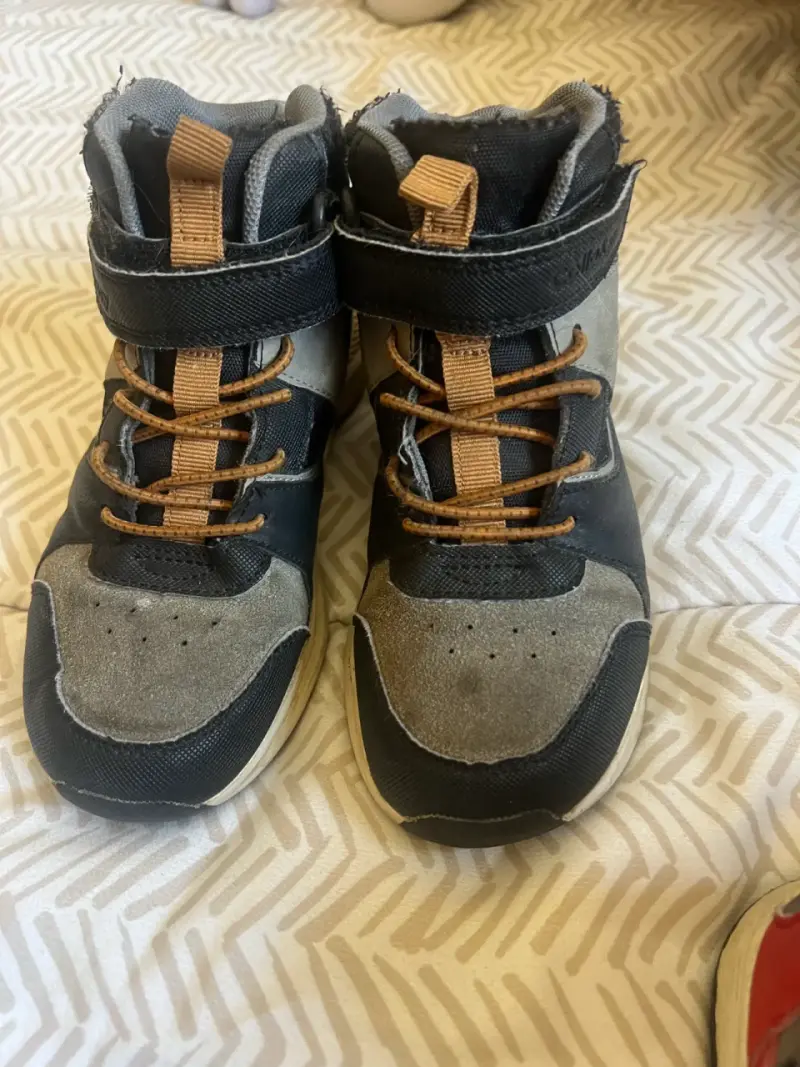 Zapatillas deportivas rojas y blancas para niños - 3