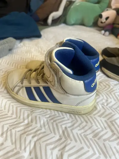 Zapatillas deportivas rojas y blancas para niños - miniatura 6