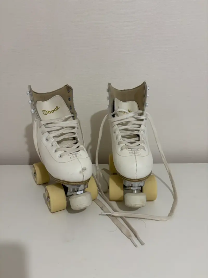 Patines de Cuatro Ruedas Blancos Hook - 1