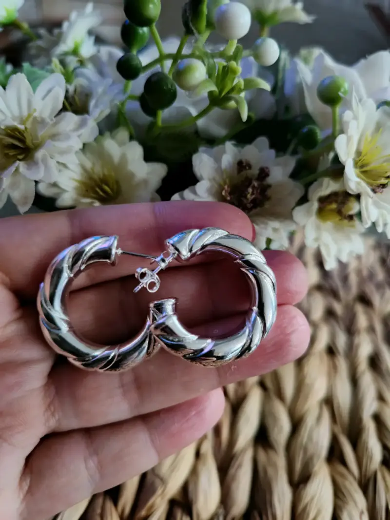 Aros de plata estilo trenzado