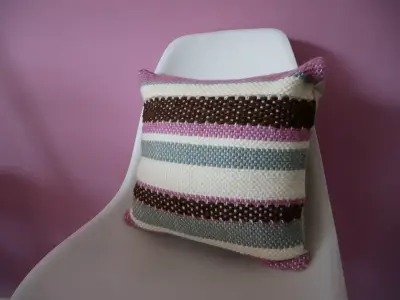 Cojín decorativo tejido a rayas multicolor - miniatura 2