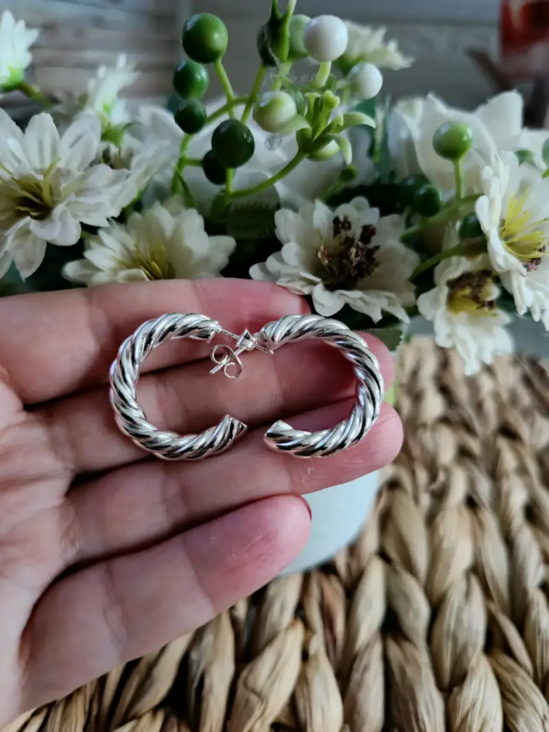 Aros de plata estilo trenzado